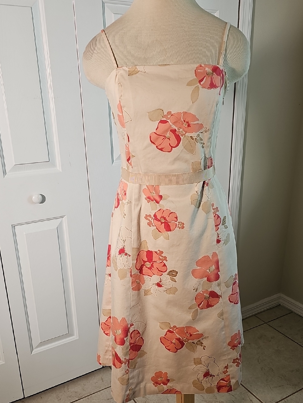 Banana Republic Cream Midi Dress with Coral Floral Print Size 6 Completly Lined